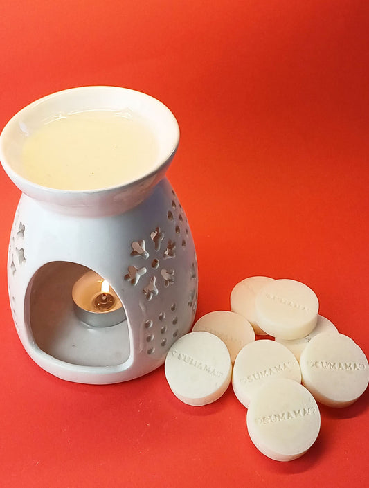 SELECTION OF WAX MELTS - BOX OF 8