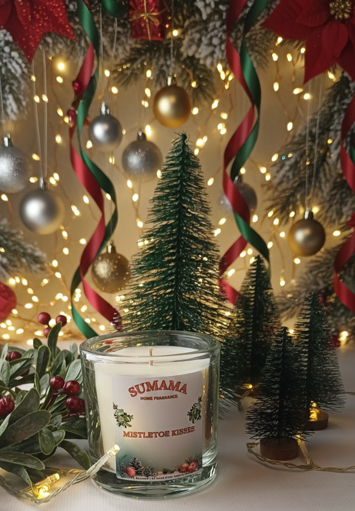 MISTLETOE KISSES - 400g CANDLE